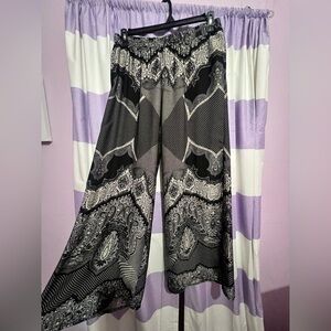 Ivy Jane Black and White Paisley Wide Leg Pants